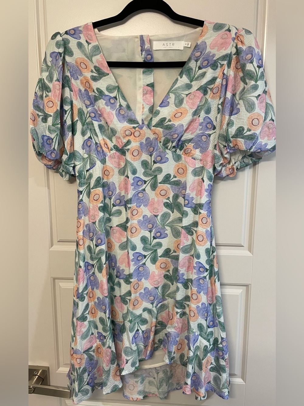 Astr Beautiful Floral V-Neck Puff Sleeve Dress in Lavender, Pink & Green